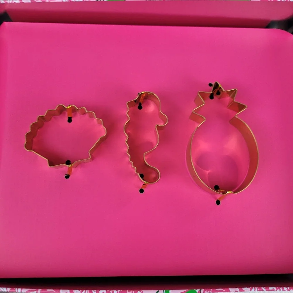 Lilly Pulitzer GWP Cookie Exchange‎ Kit Pink Floral Tin Seahorse Pineapple Shell